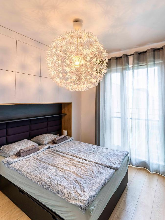 First -- Green Zoliborz Apartment 2 Varşovia Exterior foto